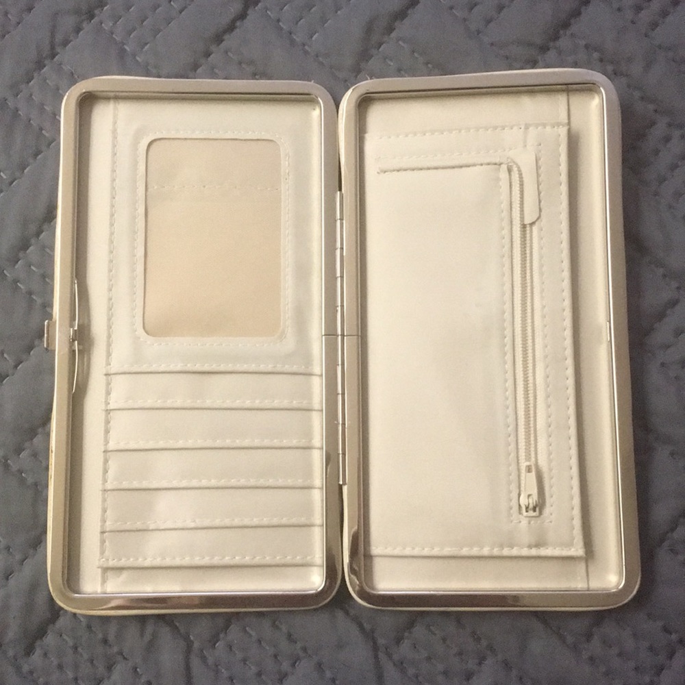 Tan Wallet - Picture 2 of 4